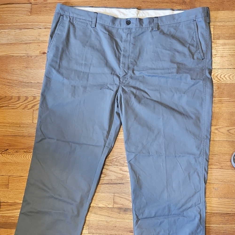 Classic Men's Gray Chinos
